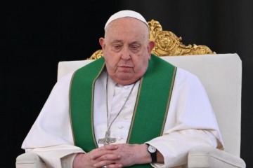 El Papa Francisco descansó bien durante la noche y se "mantiene estable"