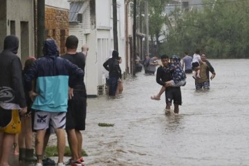 "Una triste historia de catástrofes climáticas": las inundaciones de Bahía Blanca en los medios del mundo