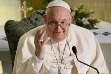 Salud del Papa Francisco: pasó una noche tranquila y mostró una leve mejoría 