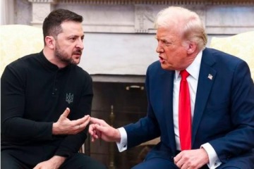 Donald Trump habría pedido la renuncia de Zelensky y suspende el apoyo de EEUU a Ucrania