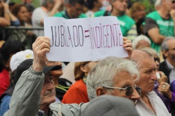 Distintos gremios se suman a la marcha de los jubilados y meten presión a la CGT