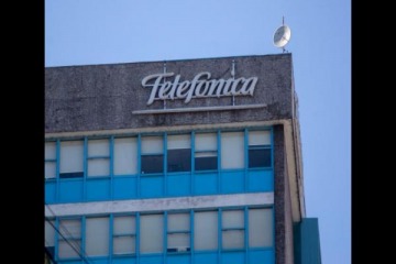 Polémica por monopolio: Telecentro denunció ante la Defensa de la Competencia la venta de telefónica a Telecom