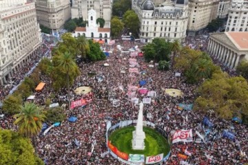 La Marcha por el Día de la Memoria tuvo una histórica convocatoria en respuesta al negacionismo del Gobierno