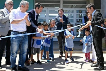 Foto de Kicillof inauguró un jardín de infantes y supervisó obras en Quequén