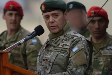 Foto de El teniente Carlos Presti no pasará a retiro para poder aceptar el cargo en Defensa: "Está contemplado en la ley"
