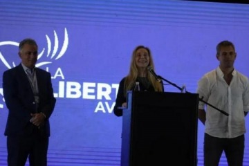 Foto de Karina Milei estuvo a cargo del cierre del congreso libertario en Mar del Plata y alentó la reelección de su hermano