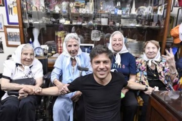 Foto de Kicillof formará parte de la tradicional marcha de los jueves de Madres de Plaza de Mayo