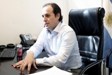 Foto de Defensa: Presti asignó a un funcionario que trabó la búsqueda de niños apropiados por militares como jefe de Gabinete