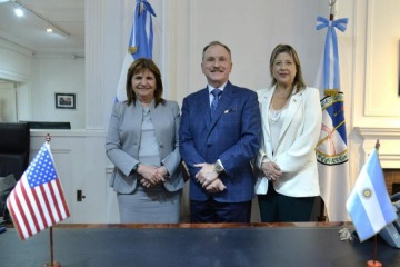 Foto de Nuevo gesto de lealtad a Estados Unidos: Bullrich firmó un acuerdo con Lamelas para combatir el lavado de dinero