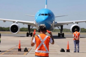 Foto de Controladores aéreos anunciaron medidas de fuerza y peligran los vuelos para las fiestas