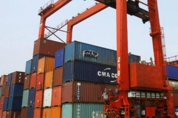 Foto de Era Milei: boom de importación de ropa usada y alarma en la industria textil