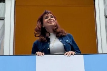 Foto de Según el último parte médico de Cristina Kirchner, continuará internada y con antibióticos: "Dentro de lo esperable"