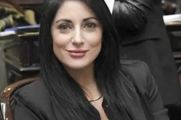 Foto de Lo hizo de nuevo: el insólito error de Juliana Santillán en las redes, al confundir Navidad y Pascuas