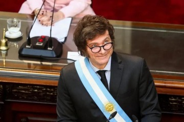 Foto de El Gobierno formalizó los aumentos al Ejecutivo que deja afuera a Milei y a Villarruel pero no precisó los montos