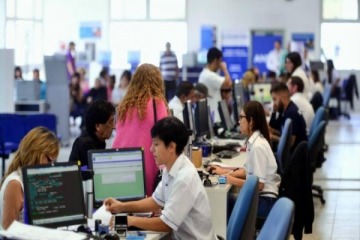 Foto de El Ejecutivo suspendió la contratación de nuevos empleados en la administración pública