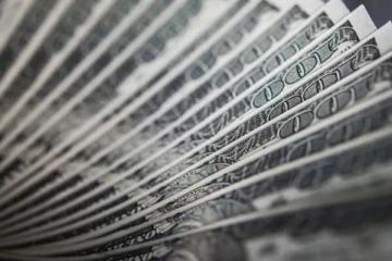 Foto de El dólar oficial volvió a caer, pero el Gobierno sigue interviniendo para contener la presión cambiaria