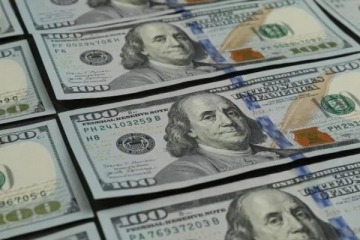 Foto de El dólar oficial sube en la última rueda, pero cierra la semana en baja pese a las compras del BCRA