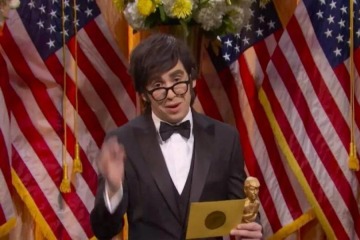 Foto de Insólito: la burla de la televisión estadounidense a Milei por su fanatismo con Trump