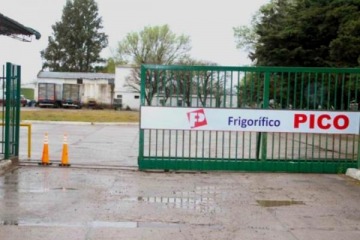 Foto de Ante la caída de ventas, una reconocida fábrica de hamburguesas suspendió a 450 trabajadores