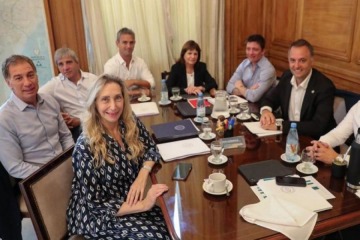 Foto de La mesa política del Gobierno evalúa incorporar la emergencia ígnea al temario de las sesiones extraordinarias