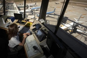 Foto de Controladores aéreos suspendieron el paro del lunes tras un llamado del Gobierno