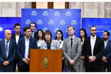 Foto de Bullrich anunció 28 cambios en la reforma laboral: afuera el capítulo de Ganancias, prioridad para pymes y guiño a la CGT