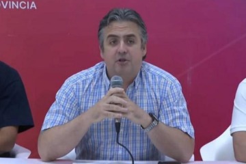 Foto de Santa Fe: el Gobierno acercó una oferta salarial y anunció que reincorporará a los efectivos si levantan la medida