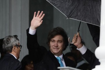 Foto de Milei aterrizó en Estados Unidos: cómo será su agenda internacional en paralelo a la intensa sesión en Diputados