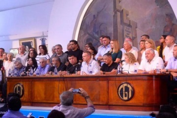Foto de A horas de reunirse para delinear la estrategia, la CGT no descarta marchar al Senado contra la reforma laboral
