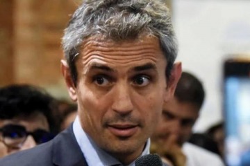 Foto de El insulto racista de Menem a Quintela: “Es un mono con un martillo en una cristalería”