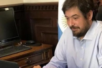 Foto de Milei mueve fichas en Interior y oficializa a Esteban Garrido en el vínculo con las provincias