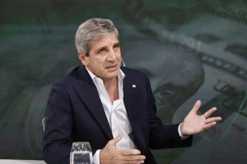 Foto de El Gobierno sigue desafiando: Caputo sostuvo que "nuestro modelo es con los empresarios que se ganan su mercado"