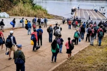 Foto de Los argentinos se van a trabajar en Brasil: con la gestión de Milei son 5 veces más quienes emigran al país vecino