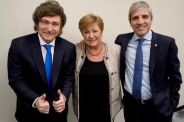 Foto de El FMI presiona a Milei por el cepo al dólar y le congela la última revisión y los USD 1000 millones