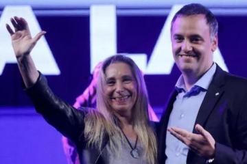 Foto de El respaldo de Karina Milei a Adorni por el viaje de su mujer "con la nuestra"