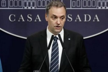 Foto de Con apoyo de los Milei, Adorni se disculpó por "deslomarse" pero sigue sin dar explicaciones