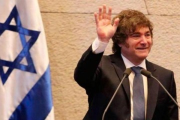 Foto de Javier Milei asistirá al homenaje por los 34 años del atentado a la Embajada de Israel