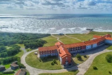 Foto de Adiós al turismo popular: el Gobierno concesionará por 30 años el complejo turístico de Chapadmalal