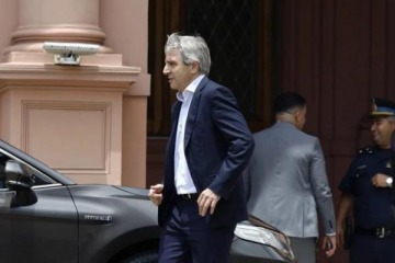 Foto de El equipo económico viaja a la Asamblea del FMI en busca de un nuevo desembolso