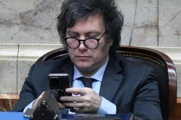 Foto de Trabajar, afuera: Milei se confundió de cuenta y dejó al descubierto su alto nivel de actividad en redes