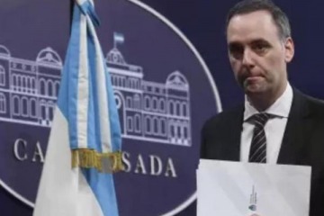 Foto de "Le están soltando la mano": El BCRA pidió información sobre la causa Adorni