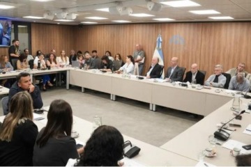 Foto de Diputados:se debate un proyecto para refinanciar deudas y dar respuesta a la profundización del sobreendeudamiento familiar