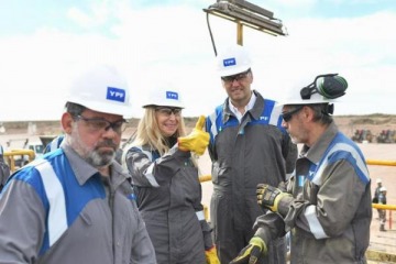 Foto de En un nuevo gesto de respaldo, Karina Milei se mostró con Manuel Adorni en Vaca Muerta