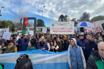 Foto de Menos controles sobre productos: el Gobierno recortó más de 900 servicios clave del INTI