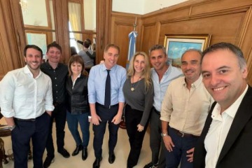 Foto de Adorni reunió a la mesa política en medio del avance de la causa judicial y la interna libertaria