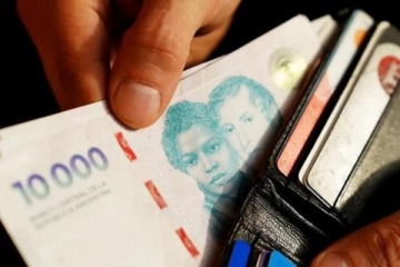 Foto de En lo que va del Gobierno de Milei, el poder adquisitivo del salario se desplomó 40%: su nivel más bajo en más de 20 años