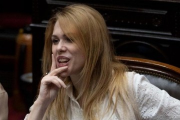 Foto de Lilia Lemoine compartió un video fake de Sebastián Pareja, admitió que es IA y celebró dichos racistas