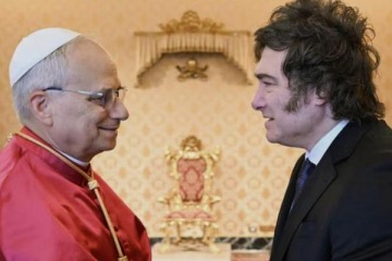 Foto de A un año de la muerte de Francisco, cómo fue la relacion de Milei con su sucesor