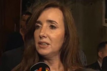 Foto de Villarruel lapidaria con los funcionarios libertarios, disparó que son "lo peor de la casta política”