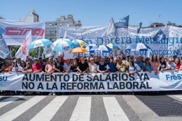 Foto de Golpe a los trabajadores: la Justicia habilitó la reforma laboral y suspendió la cautelar de la CGT